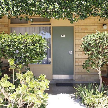 Mid City Motor Inn Queanbeyan Bagian luar foto